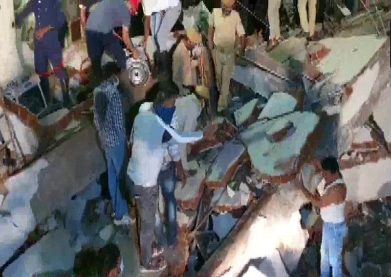 Gujarat Building collapsed 