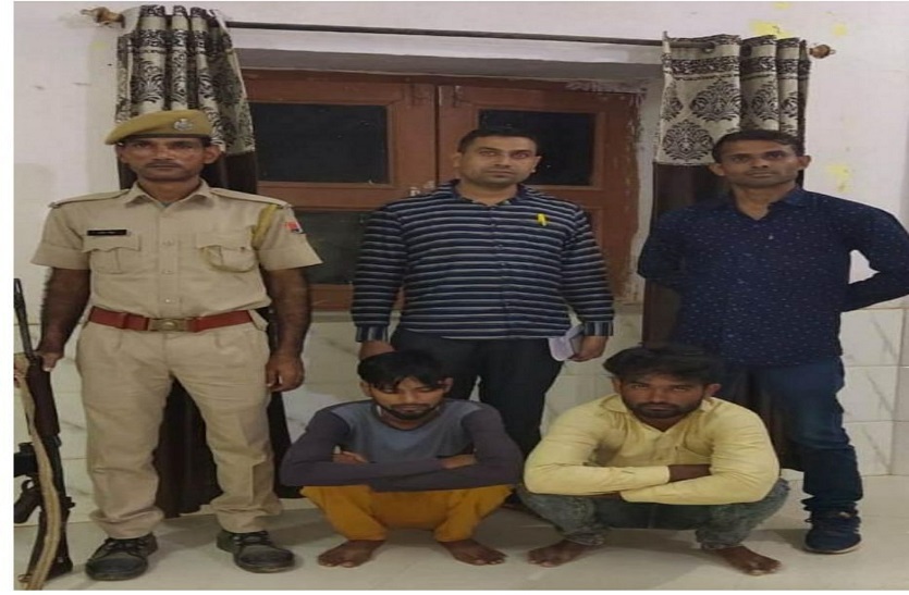 लड़की की आईडी से की अश्लील चैट, वीडियो बनाकर हड़पे पैसे