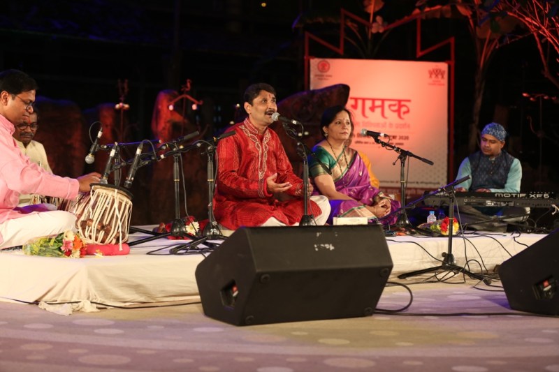 8 दिन में कंपोज होता था गीत, एक साल में तैयार हुई गीत रामायण, 37 भाषाओं में अनुवाद