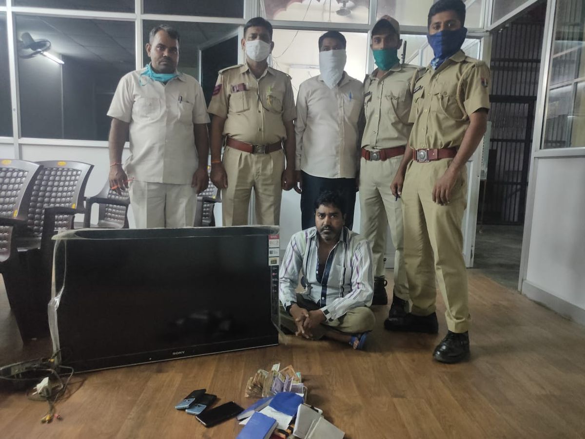 आइपीएल मैच में लाखों का सट्टा पकड़ा, युवक गिरफ्तार