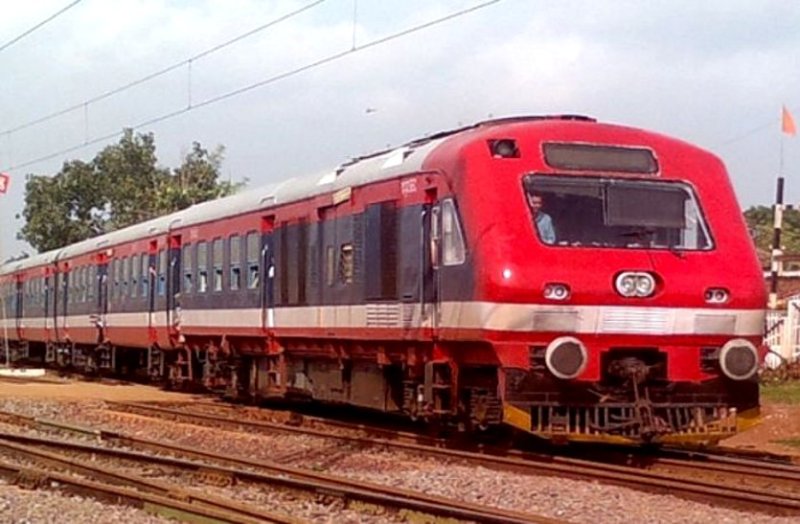 यात्रीगण ध्यान दें, रायपुर से चलकर केंवटी जाने वाली ट्रेन को रेलवे ने किया बंद, आर्थिक नुकसान का दिया हवाला