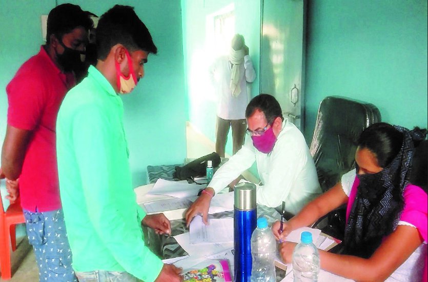 यहां मरे लोग भी हर महीने उठा रहे थे राशन, ऑफिसरों ने राशन दुकान पहुंचकर जांच की तब हुआ खुलासा