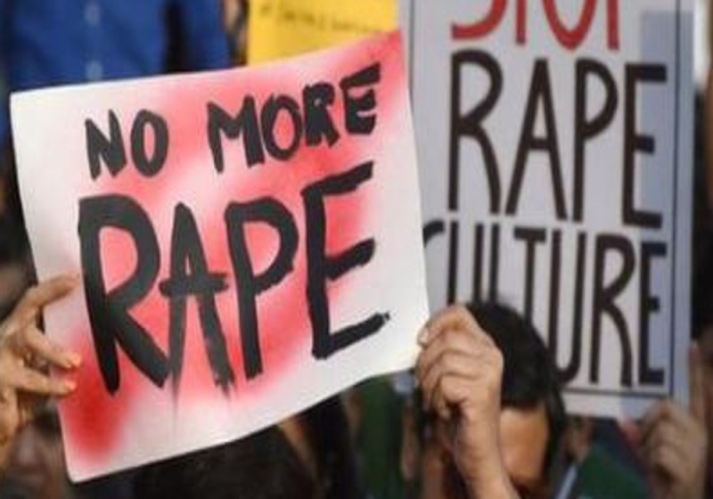 हाथरस गैंगरेप : गांव में सवर्ण जाति की पंचायत, दहशत में पीड़ित परिवार