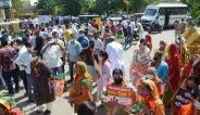  भाजपा के हल्ला बोल कार्यक्रम में उड़ी सोशल डिस्टेंसिंग की धज्जियां, सरकार के खिलाफ किया प्रदर्शन 