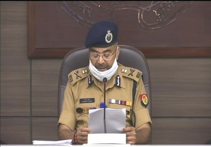 हाथरस मामला: 19 पर एफआईआर, 6 गिरफ्तार, एडीजी का बयान- पीड़ित परिवार को दिया गया 50 लाख का लालच