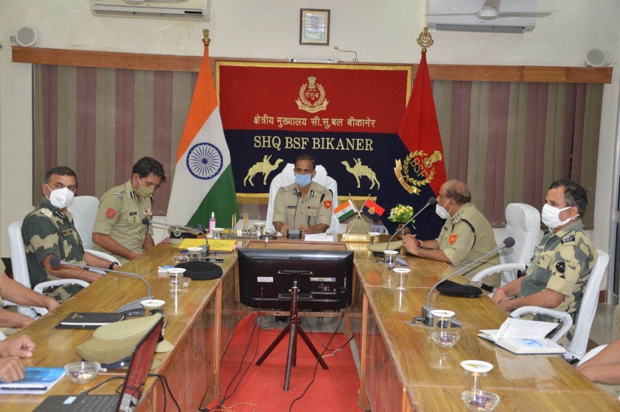 बीएसएफ आईजी ने किया बॉर्डर का दौरा