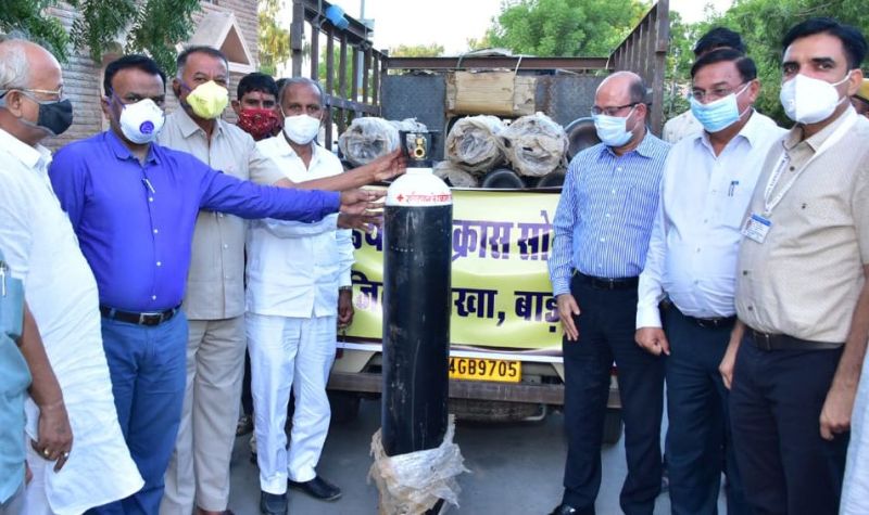 अब अस्पताल में ऑक्सीजन की नहीं होगी कमी, रेडक्रॉस ने दिए 25 सिलेंडर