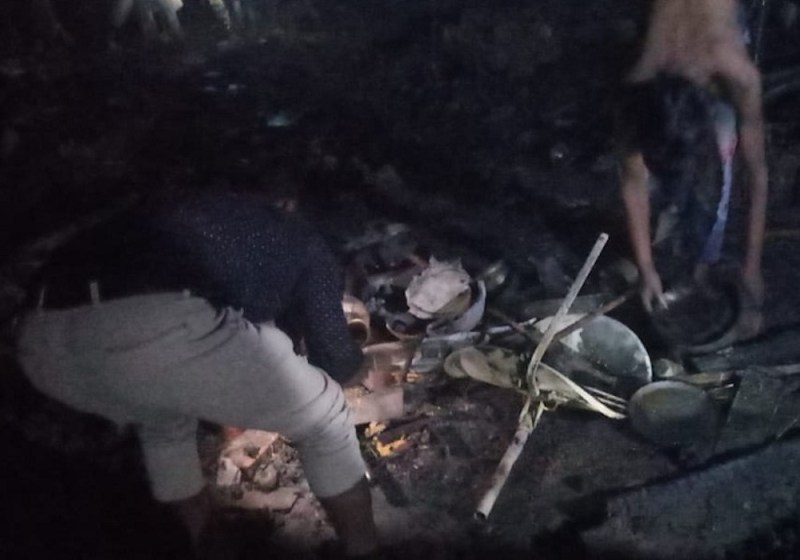 झुग्गी झोपड़ी में लगी आग, धमाके के साथ एक-एक कर फटने लगे गैस सिलेंडर, चारों तरफ हाहाकार