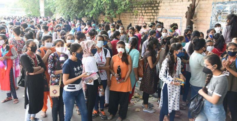 विश्वविद्यालय में कॉमर्स का क्रेज कम, आट्र्स व साइंस बनी पसंद