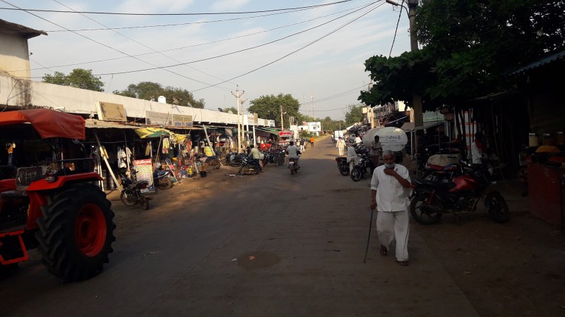 गांव के पांव- बाढ़ से कई बार बर्बादी की कगार पहुंच चुके हंडिया में बह रही विकास की गंगा