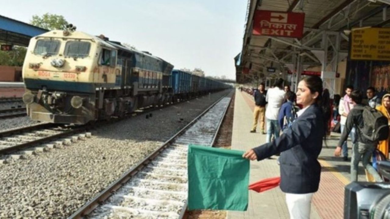 Railways will run 392 special trains during festive season, See list