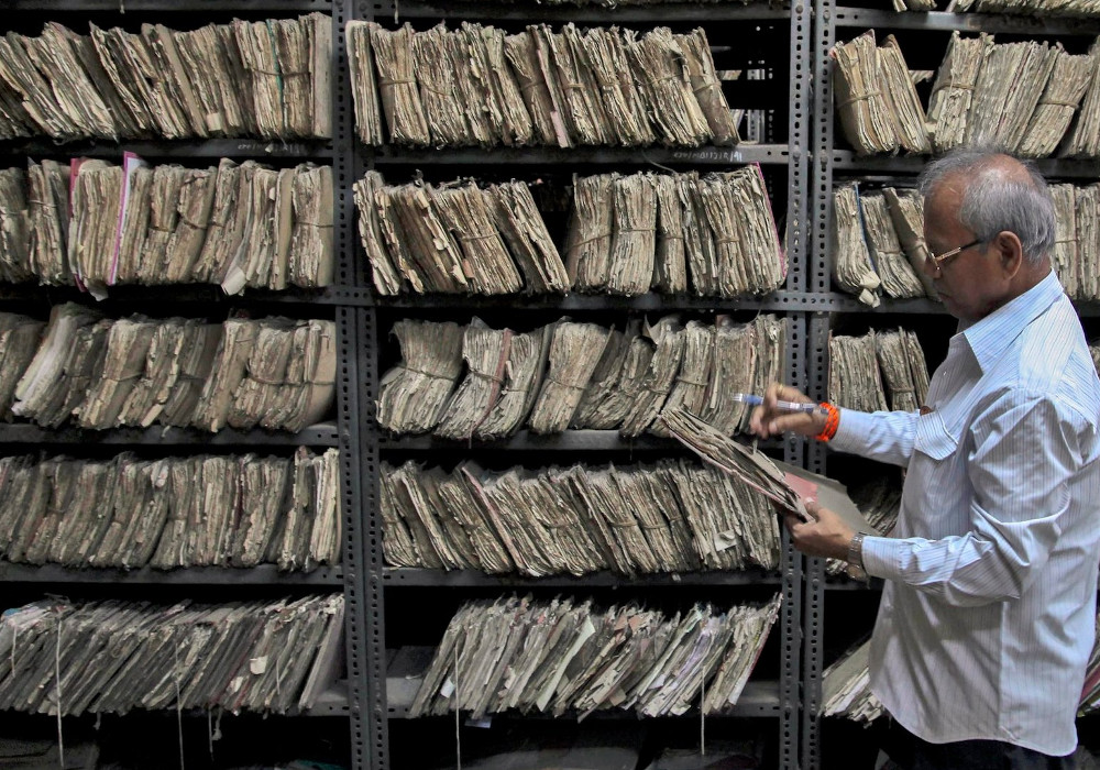 भ्रष्टाचार का नया तरीका, रिकॉर्ड न मिले इसलिए पूरी-पूरी फाइल गायब कर दे रहे सरकारी बाबू