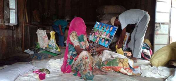 इंसाफ के लिए आंसू बहा रहे पाक विस्थापित, देखें तस्वीरें...