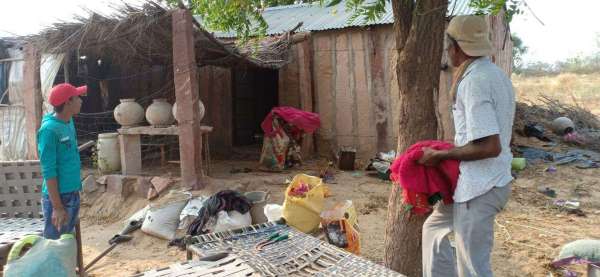 इंसाफ के लिए आंसू बहा रहे पाक विस्थापित, देखें तस्वीरें...