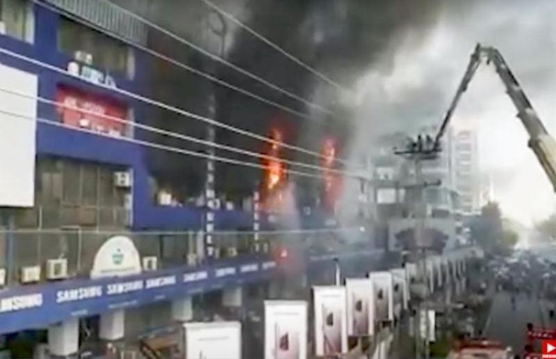 fire_in_lahore.jpg