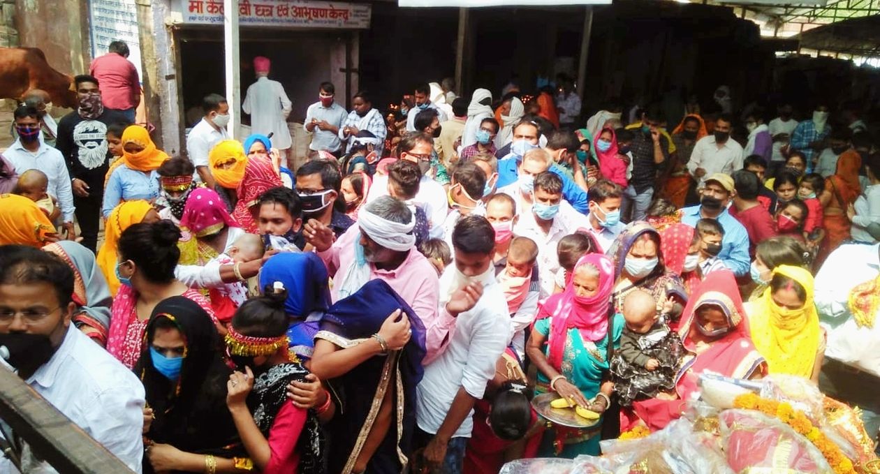 करौली जिले में कैलादेवी आस्थाधाम में लौटी रौनक, कोरोना संक्रमण को लेकर खतरा