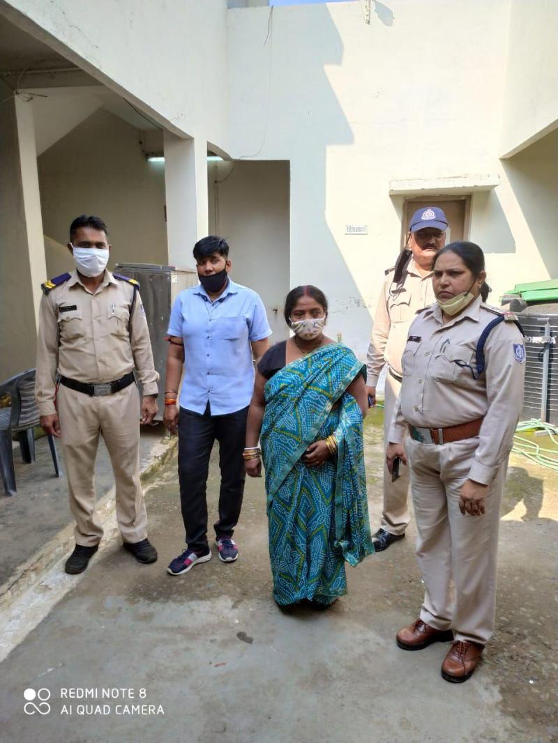 Lady Natwarlal arrested for cheating on loan.jpg