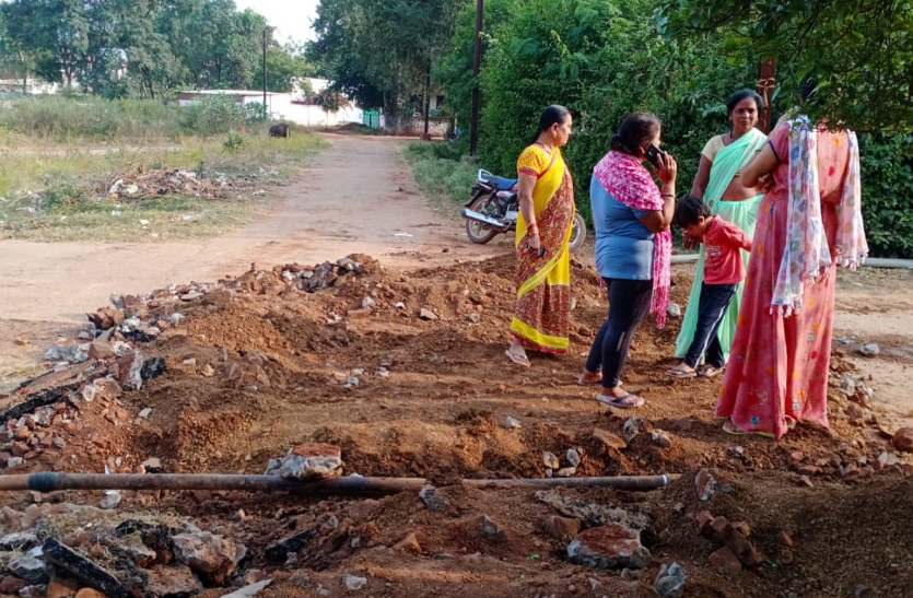 Citizens were troubled by water pipeline breakdown during sewer line work in PWD Colony