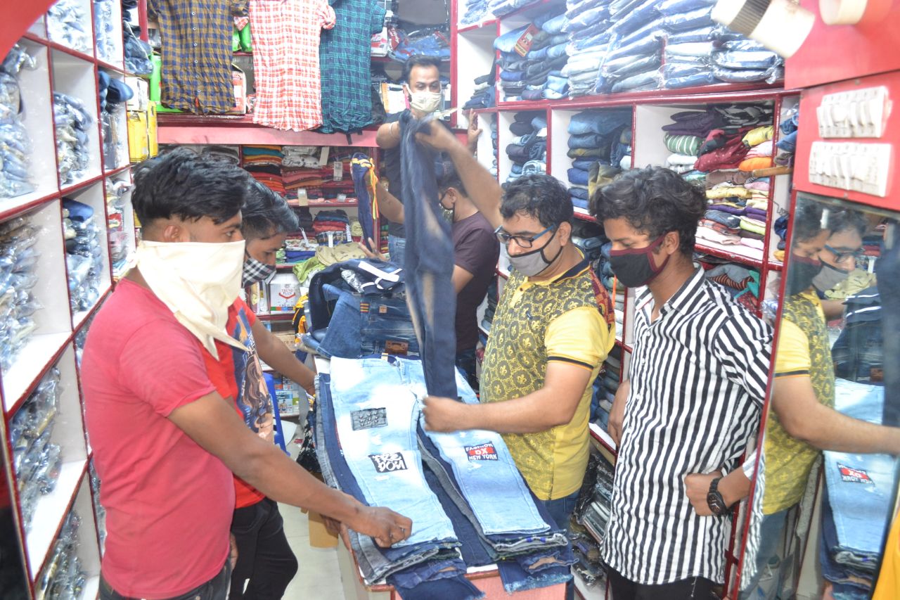 Navratri : पंद्रह करोड़ के पार होगा कपड़ों का बाजार !