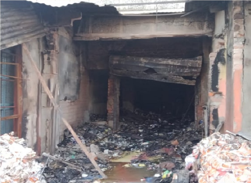 चित्रकूट में किराना स्टाेर में लगी भीषण आग, स्टोर संचालक की मां जली जिंदा