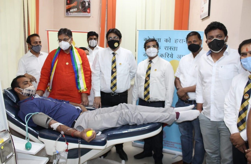  Battle with Corona - BJP state president donated plasma