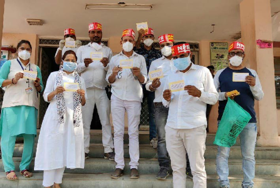 नर्सेज ने उठाई पुरानी पेंशन बहाली की मांग, जिले में शुरू किया पोस्टकार्ड अभियान