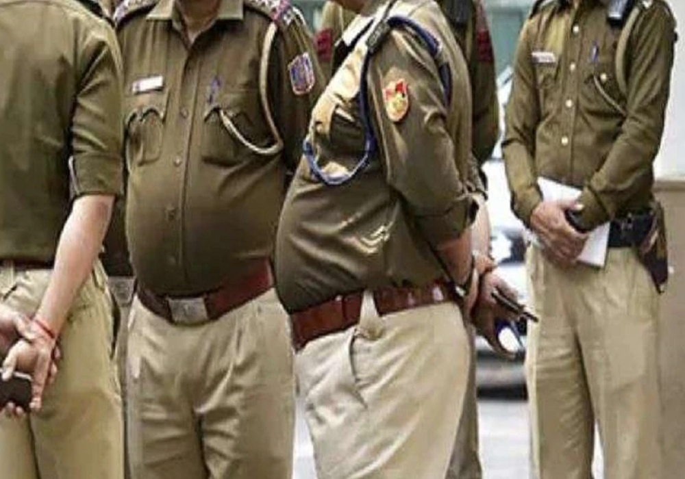 50 पार पुलिसकर्मियों की छंटनी शुरू, कुशीनगर में दारोगा-सिपाही सहित 22 जबरन रिटायर किए गए