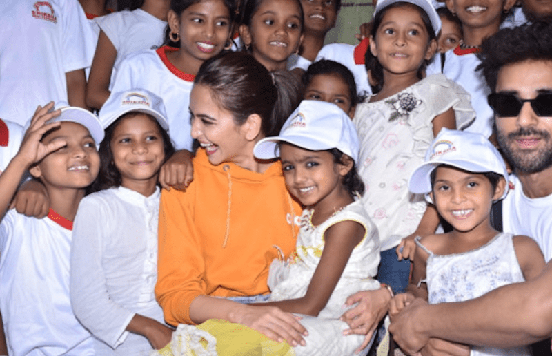 Kriti Kharbanda ने जन्मदिन पर किया नेक काम, 30 बच्चियों के पढ़ाई का उठाएंगी खर्चा