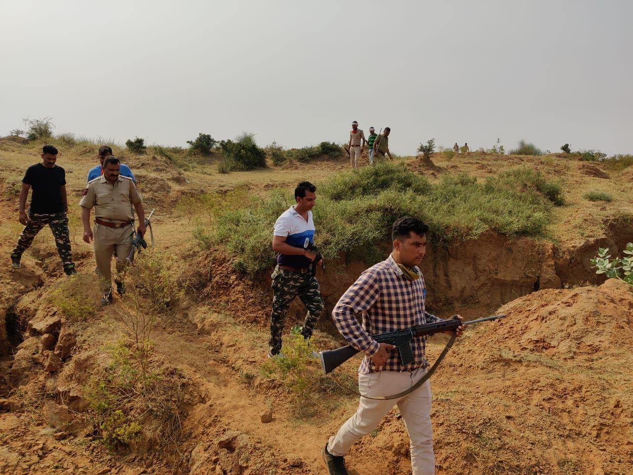  Police raids in Chambal coastal villages of neighboring Madhya Pradesh in search of dacoit Keshav gang
