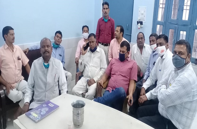 सियासी घमासान: गुट को मजबूत बनाने एक-दूसरे के पार्षदों को तोड़ रहे विरोधी व समर्थक