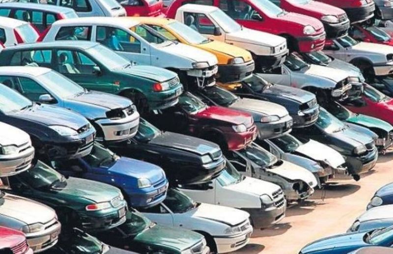 बदलती लाइफ स्टाइल से शहर में बढ़ गए कारों के शौकीन