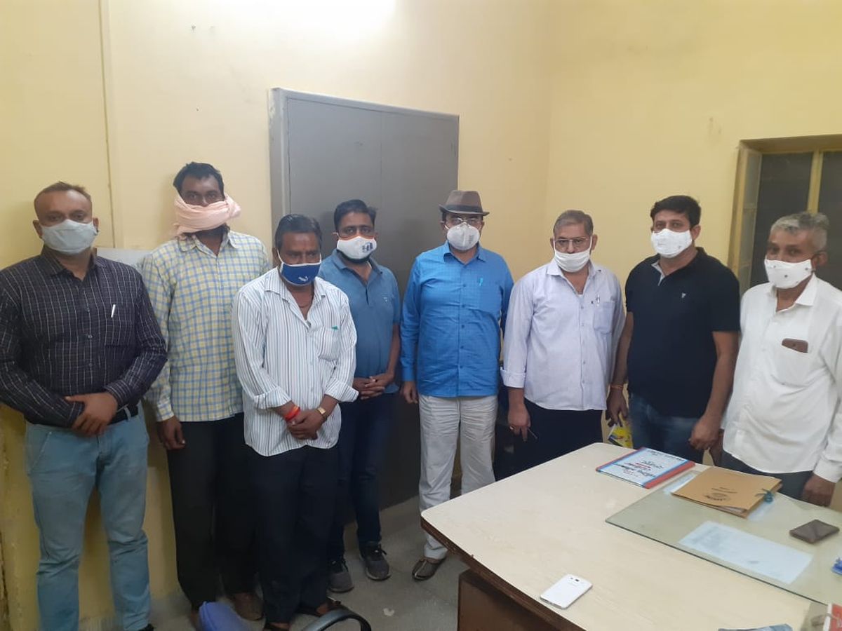 चार हजार रुपए रिश्वत लेते डिस्कॉम का एइएन रंगे हाथों गिरफ्तार