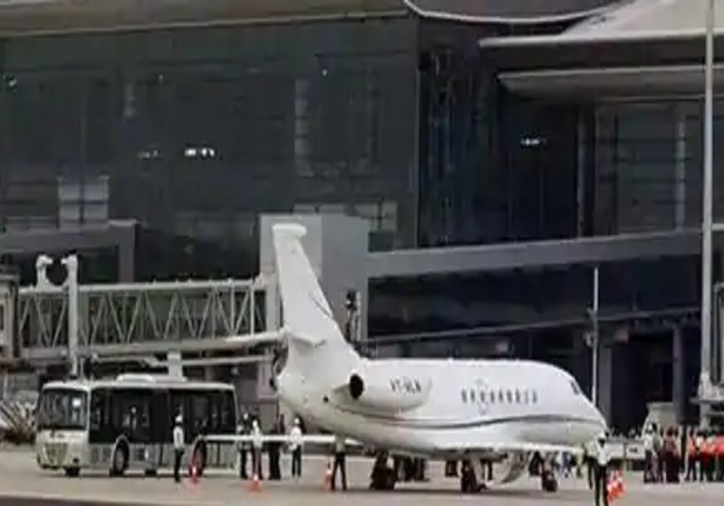 अमौसी एयरपोर्ट आज से निजी हाथों में गया, नए मलिक का नाम सुनेंगे तो चौंक जाएंगे