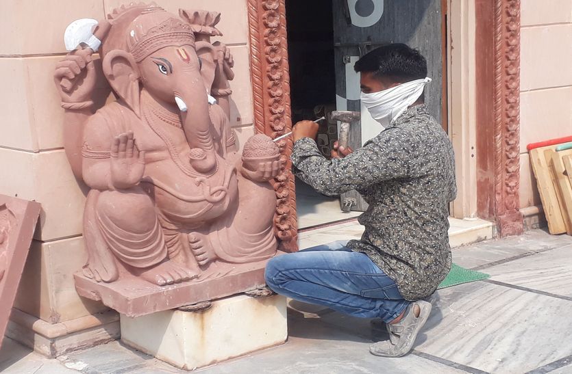 मूर्तिकला उद्योग ने बनाई बड़ानयागांव की पहचान