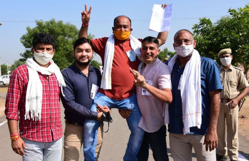 दोनों निगमों की आधी सीटों पर डाला असर