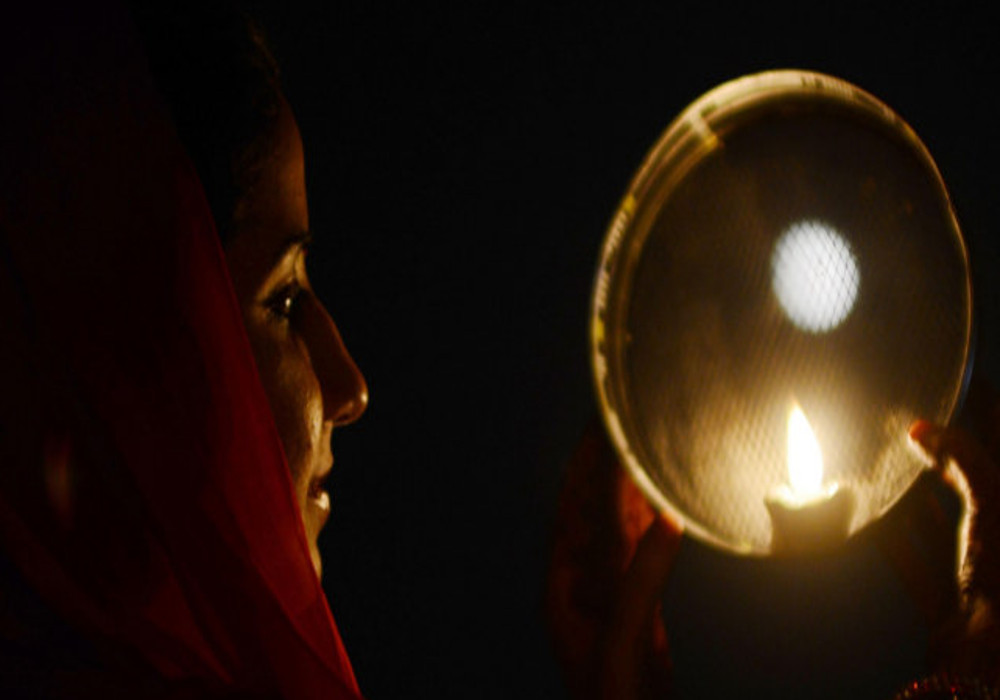 Delhi Weather Update on Karwa Chauth: IMD predicts rain and improved air quality 