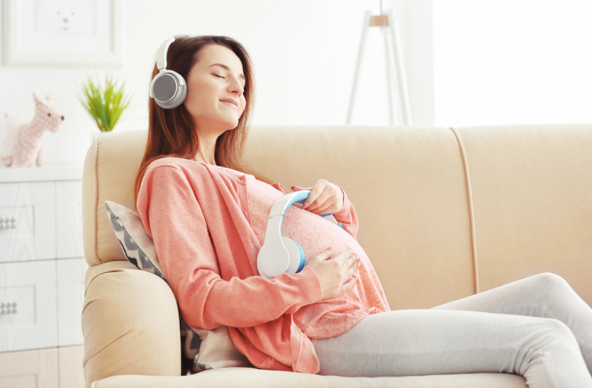 गर्भावस्था में सुनिए धीमी आवाज में संगीत, बच्चे के स्वस्थ को होगा फायदा