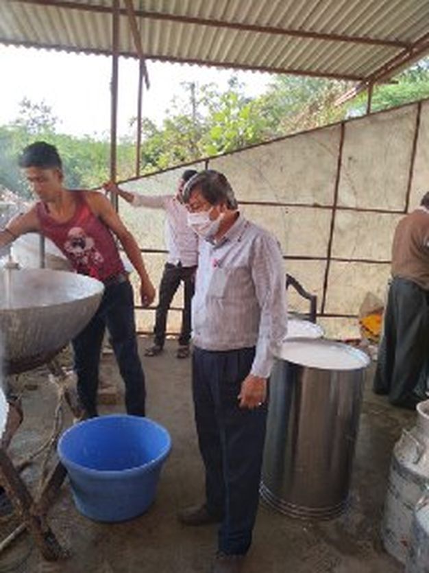 मावे पर नजर तेज, सूखे मेवे की अनदेखी