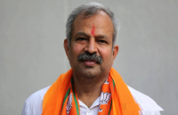 Delhi में पटाखों पर बैन का विरोध, BJP ने बताया धार्मिक भावनाओं को आहत करने वाला फैसला