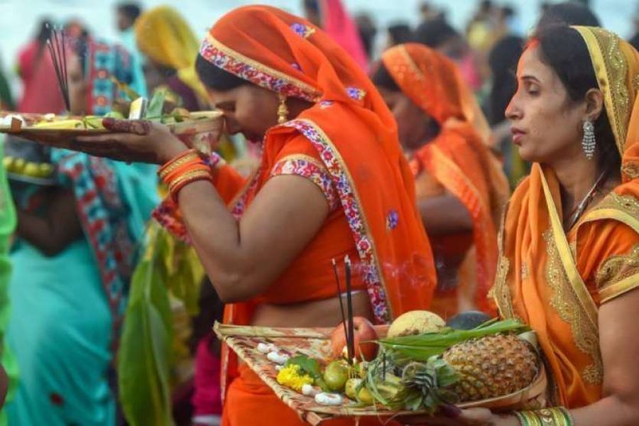 लोकपर्व डाला छठ पर कोविड नियमों की तलवार