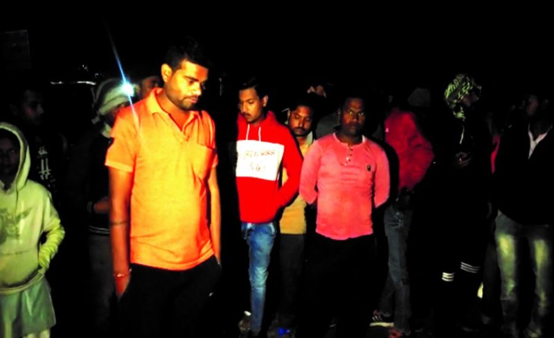 तेज रफ्तार में बाइक मोड़ते डिवाइडर से टकराई बाइक और हो गई थी 2 भाइयों की दर्दनाक मौत