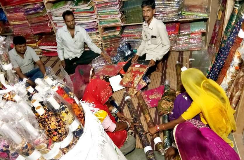 Deepavali festival :  बाजार होने लगे गुलजार, छाई रौनक