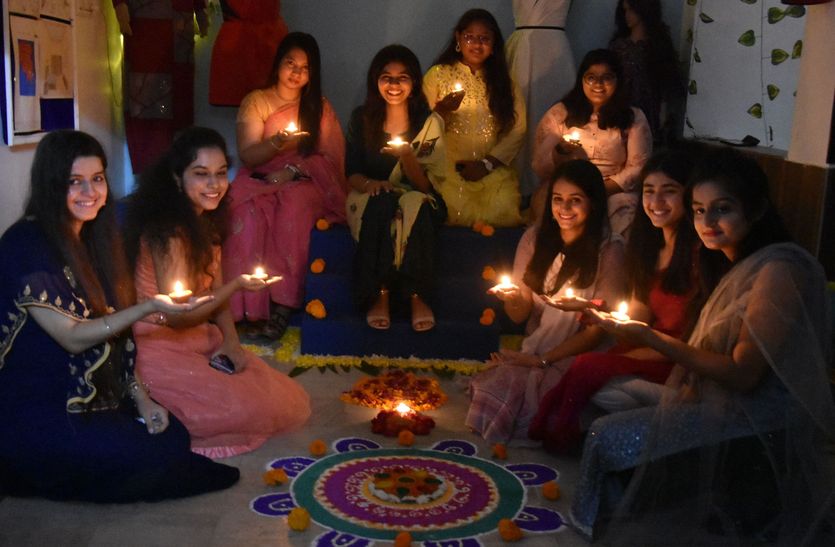 बाजारों में आज तेरस पर बरसेगा धन