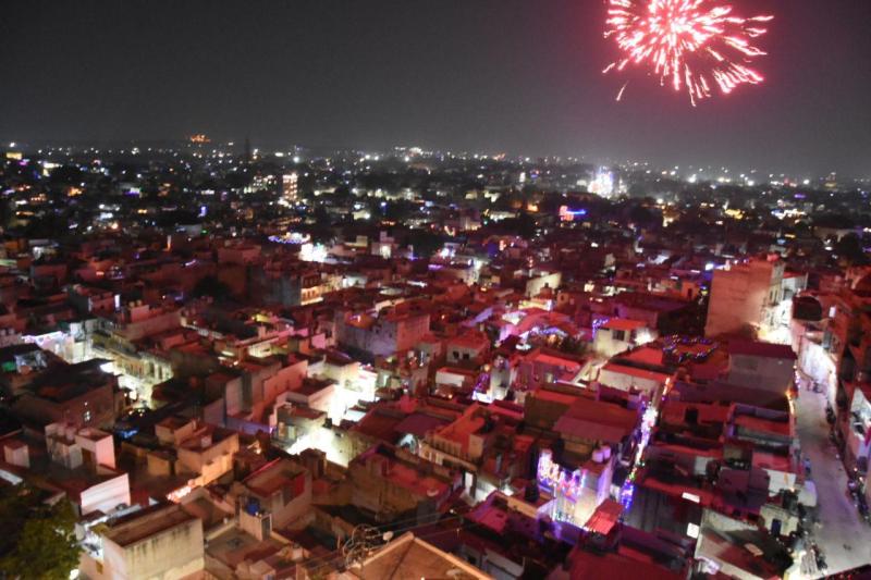 Diwali: पटाखे नहीं छोडऩे की लीजिए शपथ, बनाएं अपनी प्रोफाइल पिक