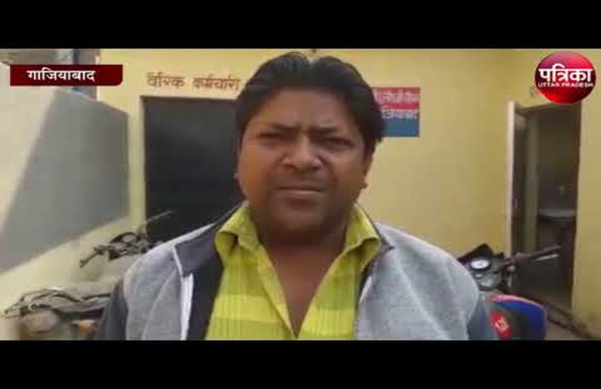 दिवाली की मिठाई खाकर एक शख्स हुआ फूड प्वाइजनिंग का शिकार, चार लोग हिरासत में
