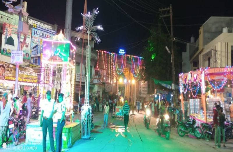 दीपोत्सव पर छाया उल्लास, रंग-बिरंगी रोशनी से जगमगाई देवनगरी