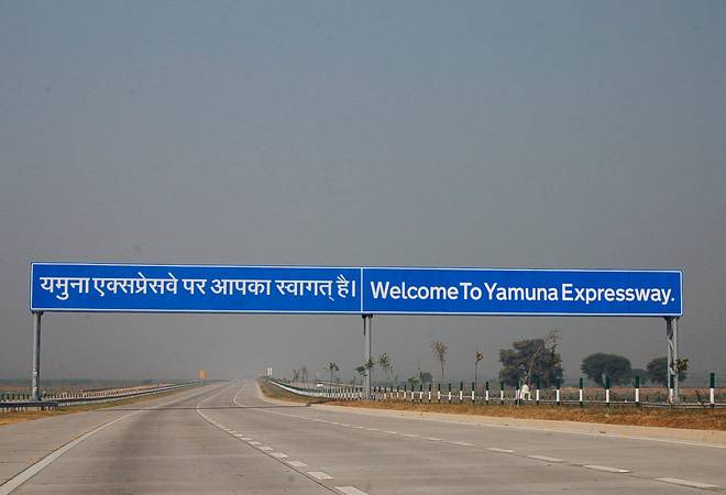yamuna_expressway_660_251219015911.jpg