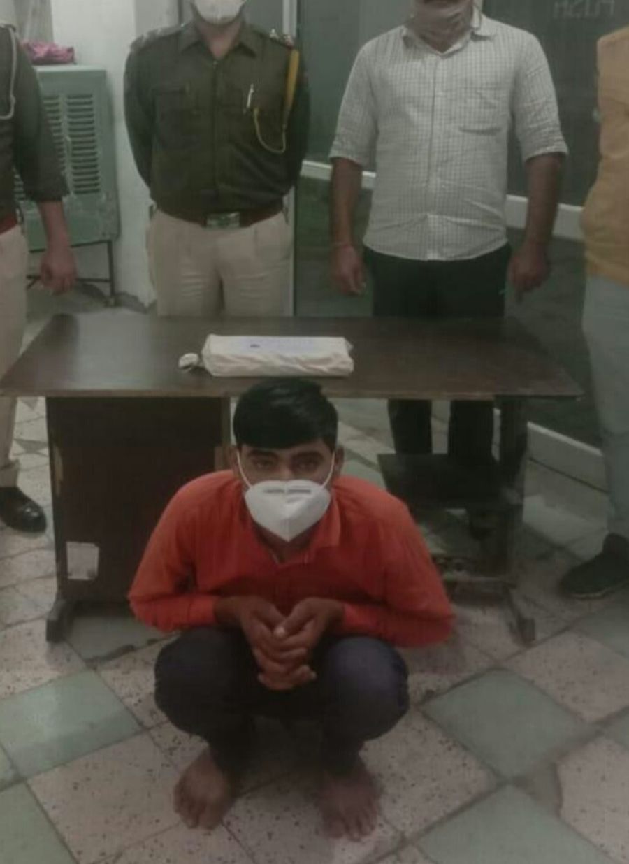 यूएसए आर्मी मार्का वाला पिस्तौल जब्त, युवक गिरफ्तार