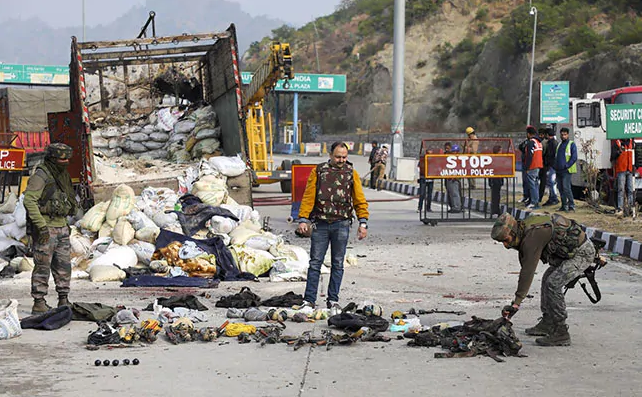 Jammu Kashmir encounter: Police Recovered Arms From Terrorist