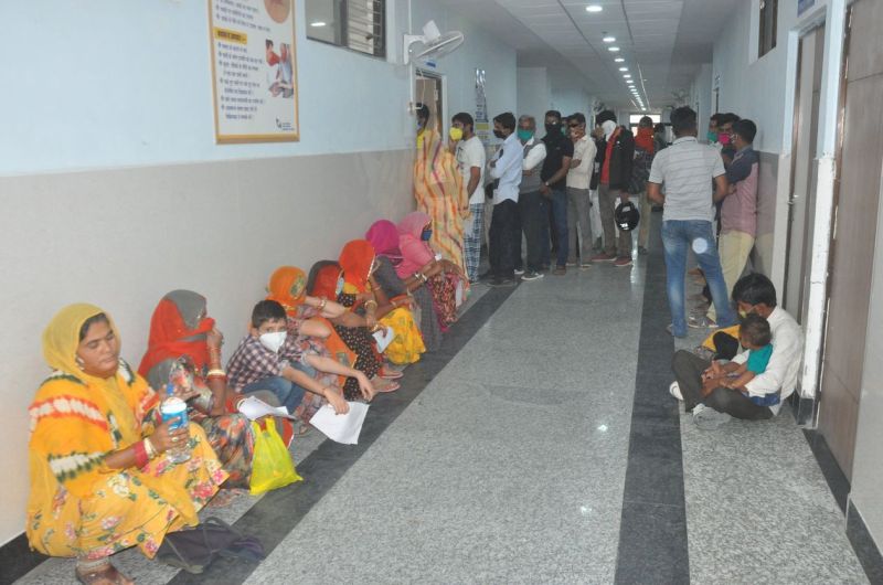 कोरोना से ठीक हो गए, बुखार कब छोड़ेगा पीछा